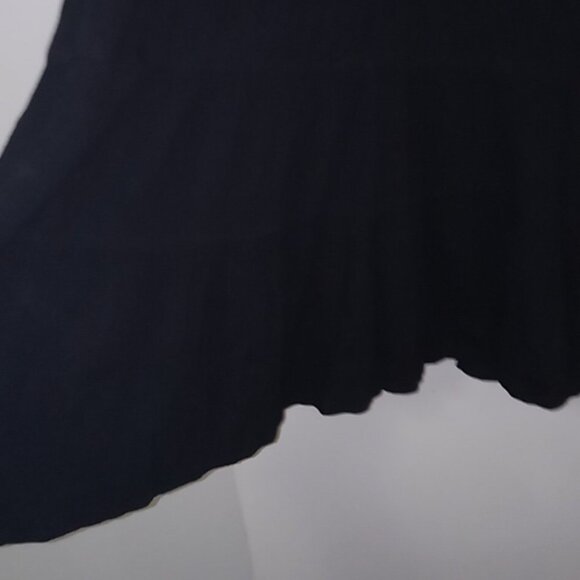Sagharbor black midi length  skirt Womens Size Medium Elastic Waistband  EUC - S - Picture 5 of 6